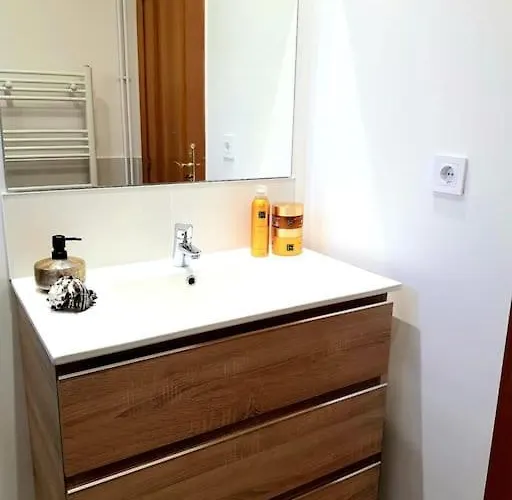 Piso- Capital - With Elevator *